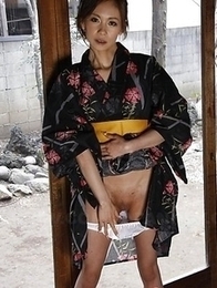 Shuri Maihama shows her nice kitty Shuri Maihama shows her nice kitty
