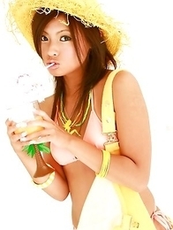 Ryo Kanesaki Asian with hot behind is ready for summer vacation Ryo Kanesaki Asian with hot behind is ready for summer vacation