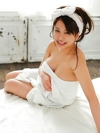 Mei Matsumoto loves covering big tits and body in white Mei Matsumoto loves covering big tits and body in white