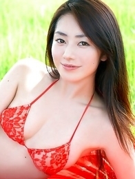 Momoko Tani shows hot body in sexy lingerie in and outdoor Momoko Tani shows hot body in sexy lingerie in and outdoor