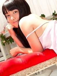 Tomoe Yamanaka loves her sexy and unique bride outfit Tomoe Yamanaka loves her sexy and unique bride outfit
