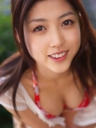 Azusa Togashi shows sexy body in bath suit unde sun light Azusa Togashi shows sexy body in bath suit unde sun light